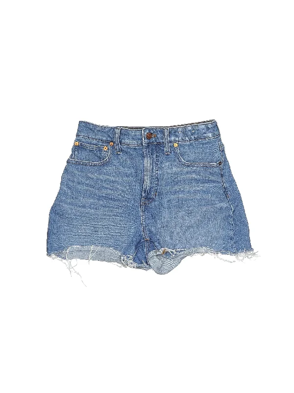 Low-Rise Denim Shorts in Medium Wash