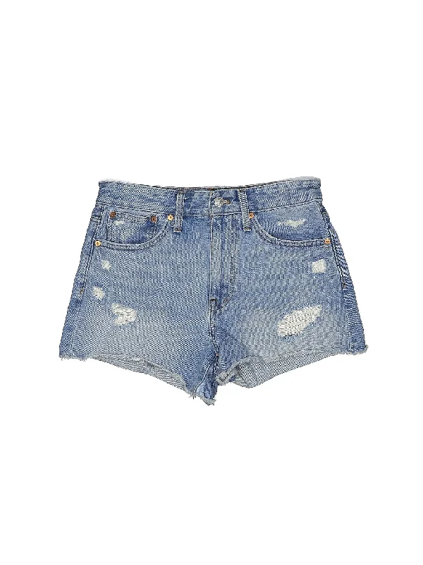 Low-Rise Denim Shorts in Medium Wash