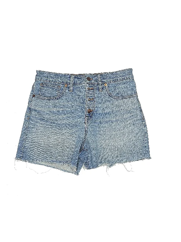 Low-Rise Denim Shorts in Medium Wash