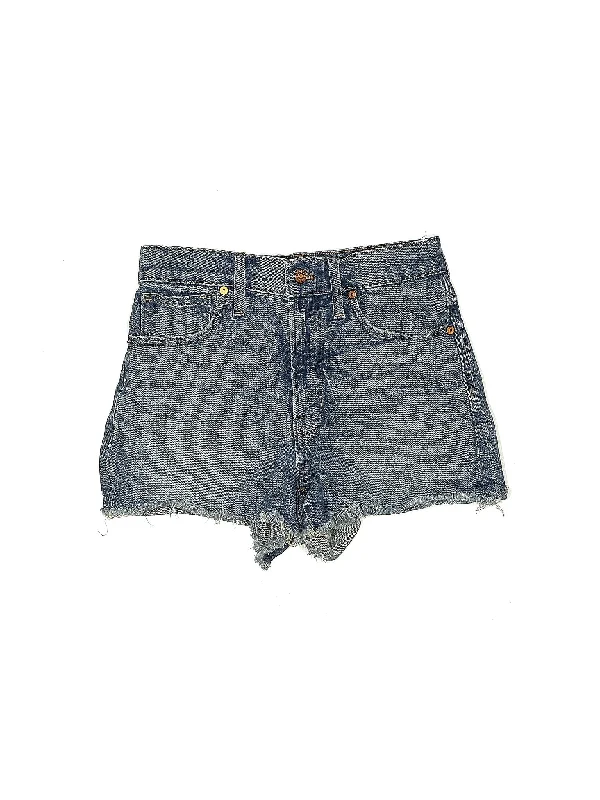 Mid-Rise Denim Shorts in Medium Wash