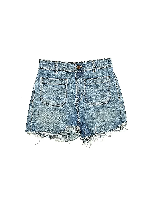 Mid-Rise Denim Shorts in Medium Wash